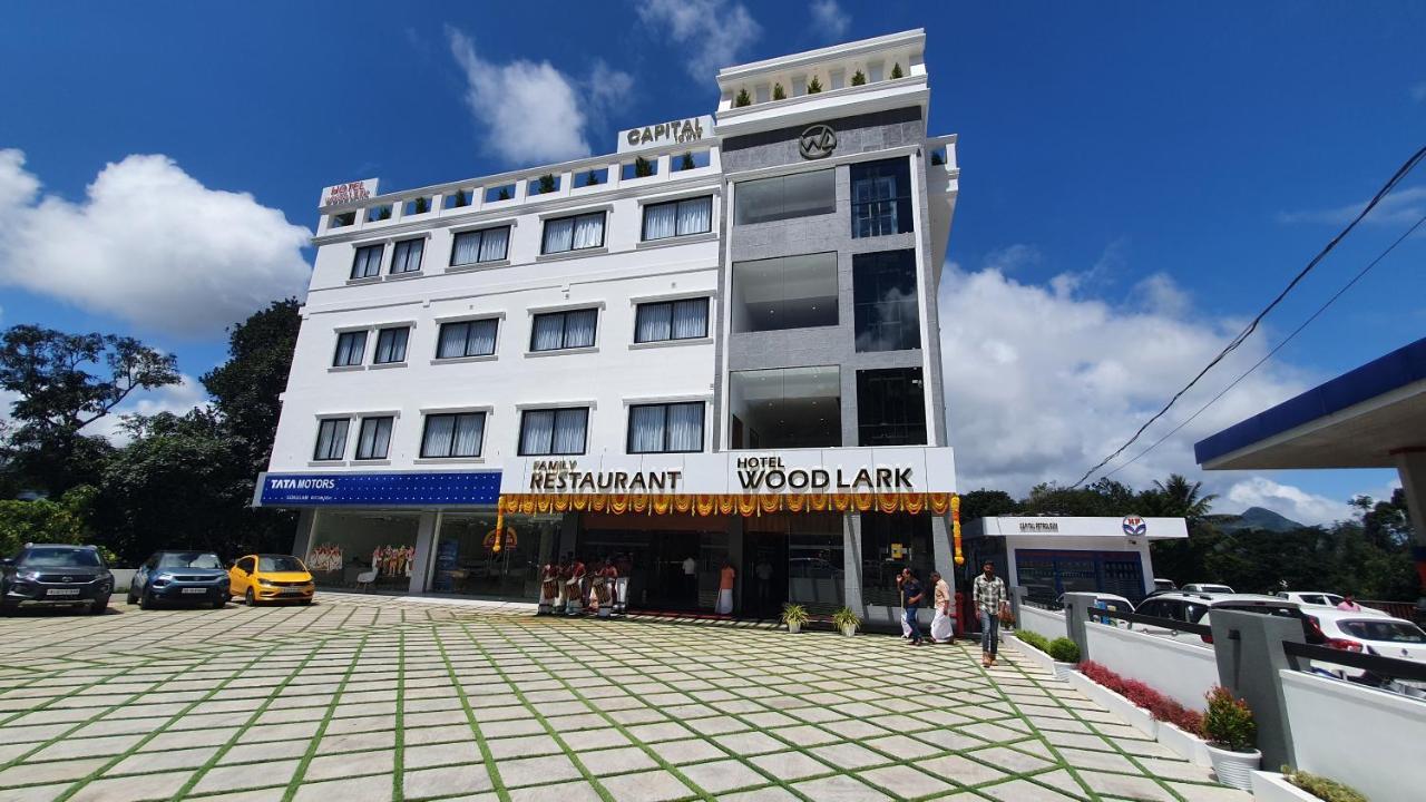 Hotel Woodlark Kattappana エクステリア 写真