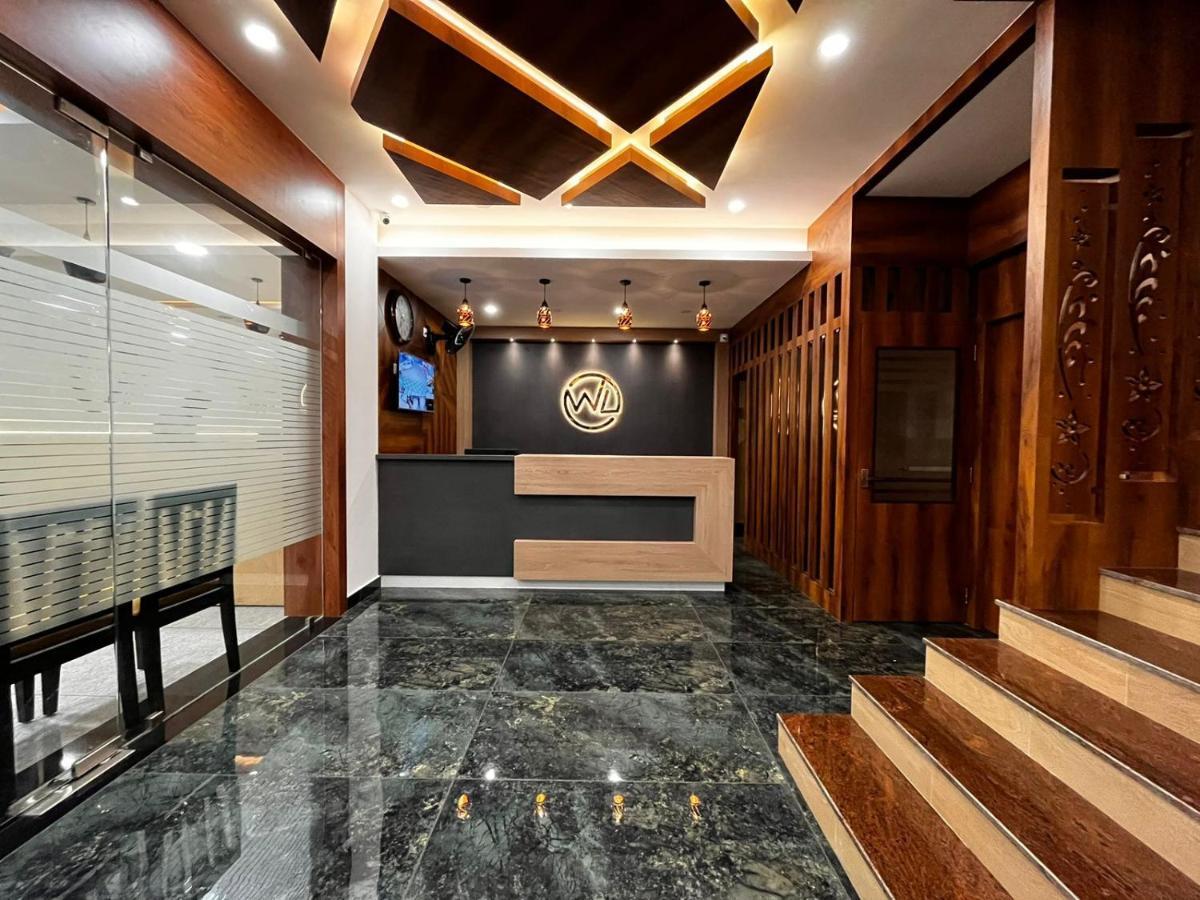 Hotel Woodlark Kattappana エクステリア 写真