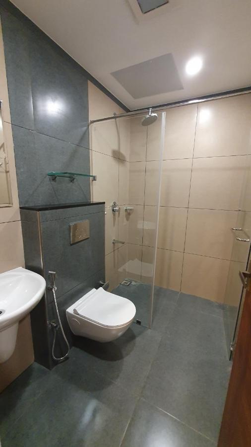 Hotel Woodlark Kattappana エクステリア 写真